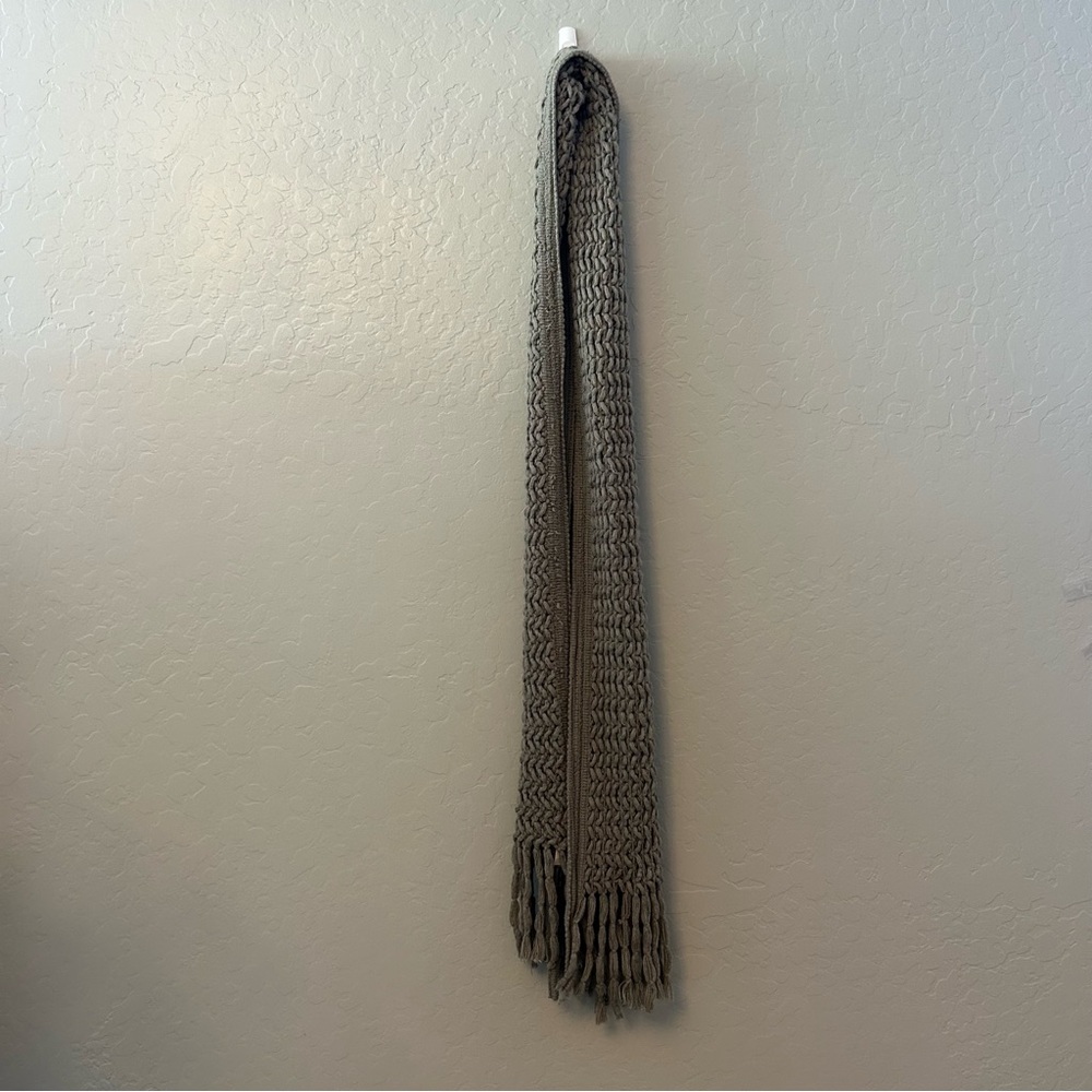 Wet Seal gray knit popcorn weave long scarf NEW